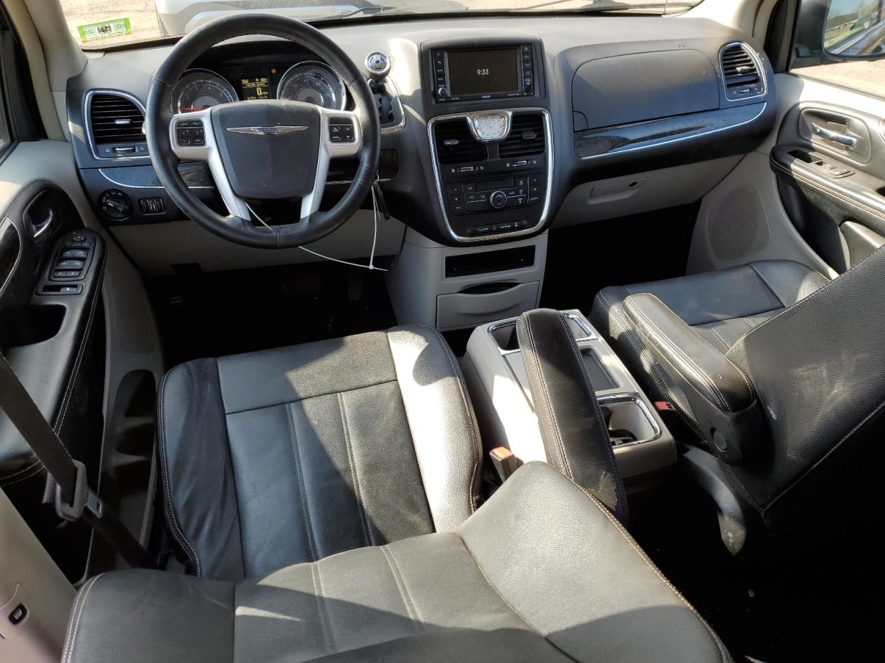 2016 Chrysler Town & Country VIN 2C4RC1BG7GR159337 Copart auction photo, side / minor dent/scratches damage thumbnail 8