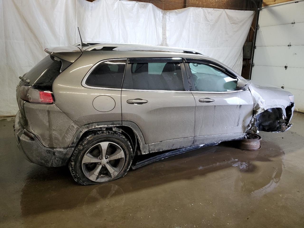 2020 Jeep Grand Cherokee VIN 1C4PJMDX3LD607713 Copart auction photo, front end / side damage thumbnail 3