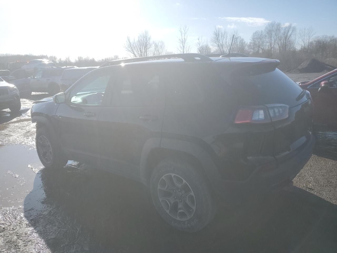 2020 Jeep Cherokee VIN 1C4PJMBX2LD640818 Copart auction photo, front end damage thumbnail 2