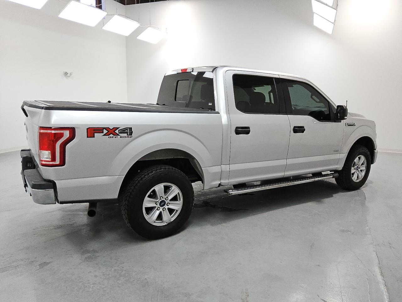2017 Ford F-150 VIN 1FTEW1EG6HFA49745 Copart auction photo, minor dent/scratches damage thumbnail 3