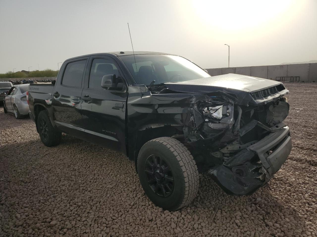 2015 Toyota Tundra VIN 5TFDW5F16FX449574 Copart auction photo, front end damage thumbnail 4