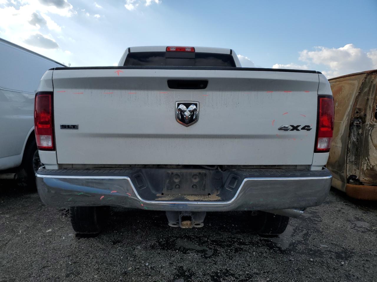 2017 RAM 2500 VIN 3C6UR5DL6HG725089 Copart auction photo, front end damage thumbnail 6