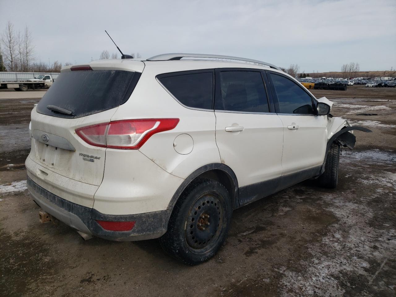 2015 Ford Escape VIN 1FMCU9J99FUA70323 Copart auction photo, front end / side damage thumbnail 3