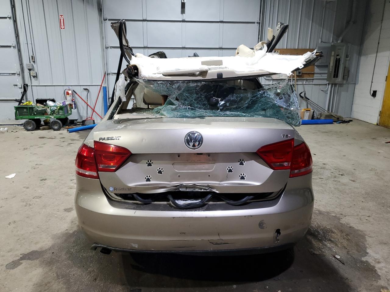 2015 Volkswagen Passat VIN 1VWAT7A30FC119863 Copart auction photo, all over damage thumbnail 6