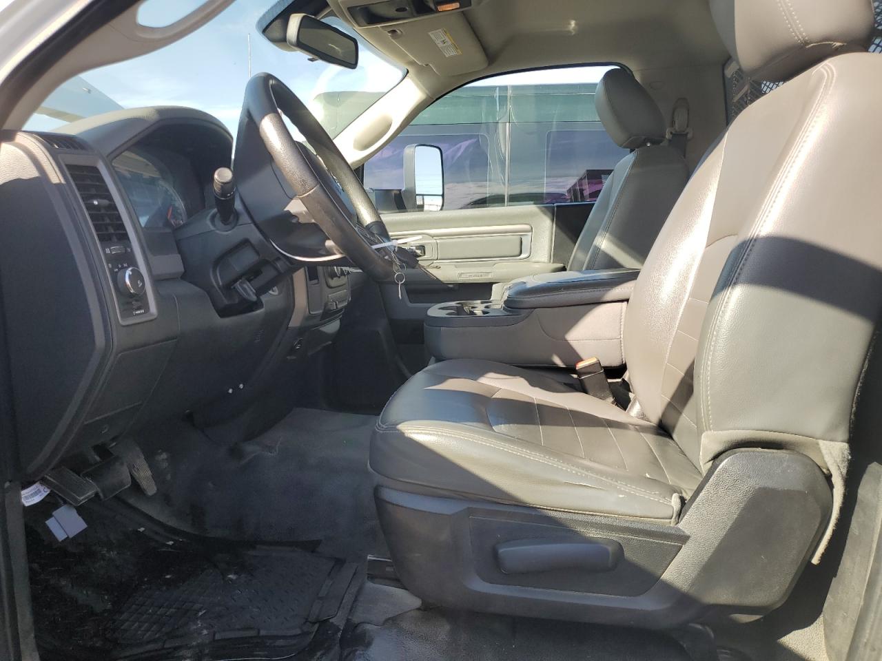 2016 RAM 5500 VIN 3C7WRMBL6GG109702 Copart auction photo, minor dent/scratches damage thumbnail 7