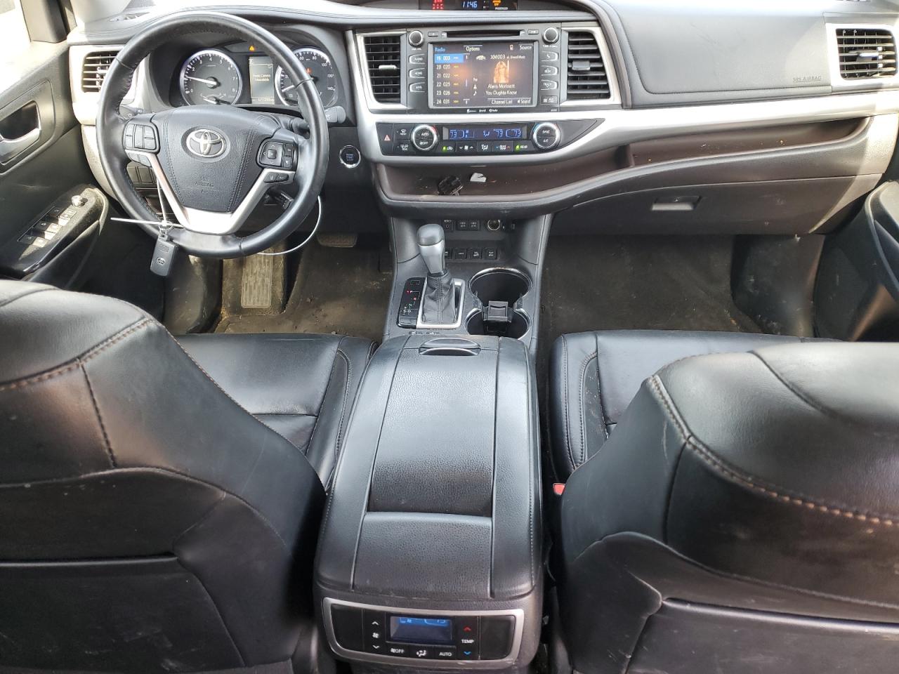 2017 Toyota Highlander VIN 5TDJZRFHXHS453417 Copart auction photo, front end / side damage thumbnail 8
