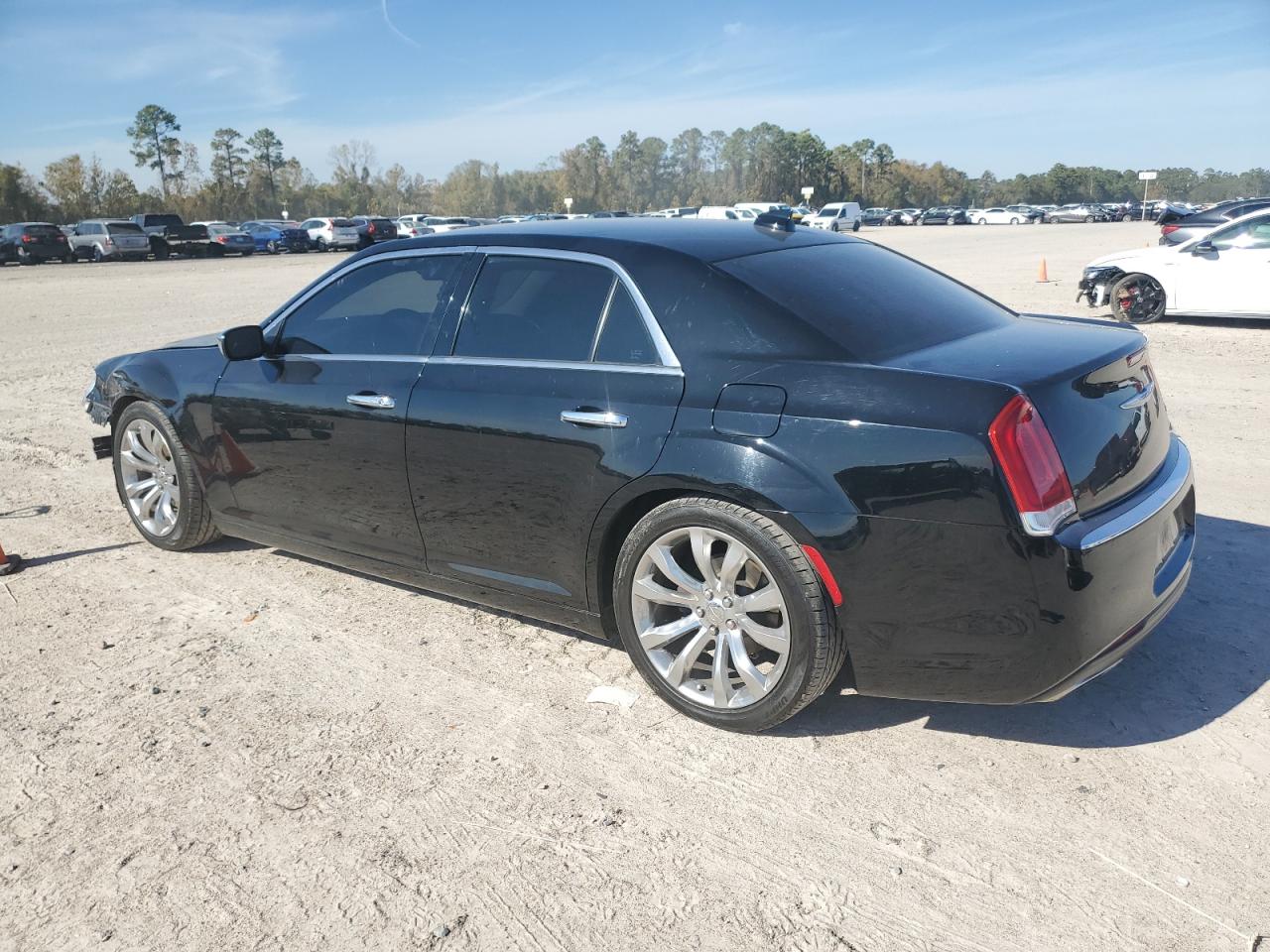 2019 Chrysler 300 VIN 2C3CCAEG5KH689519 Copart auction photo, front end damage thumbnail 2