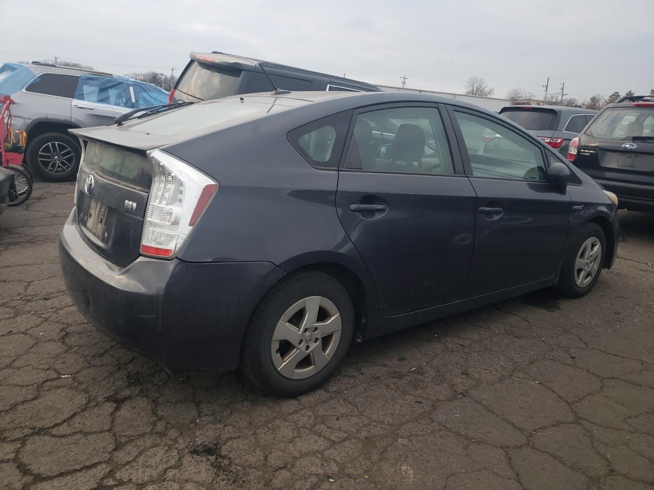 2011 Toyota Prius VIN JTDKN3DU7B1371582 Copart auction photo, minor dent/scratches / normal wear damage thumbnail 3