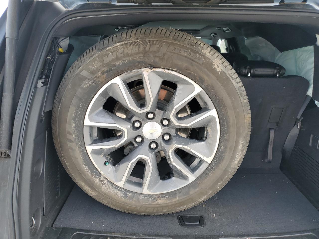 2021 Chevrolet Tahoe VIN 1GNSKNKD7MR418225 Copart auction photo, side / undercarriage damage thumbnail 13