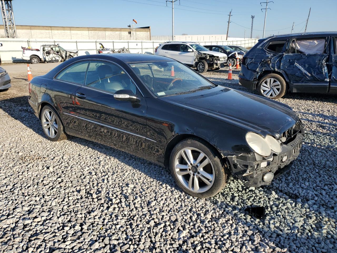 2008 Mercedes-Benz CLK-klasse VIN WDBTJ56H88F238626 Copart auction photo, front end / side damage thumbnail 4