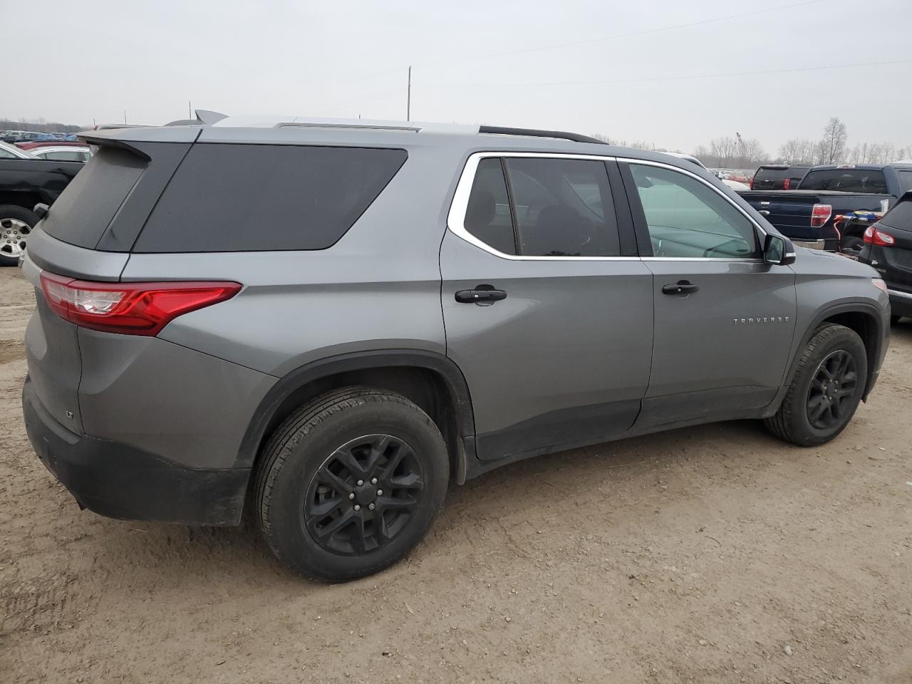 2018 Chevrolet Traverse VIN 1GNERGKW8JJ141438 Copart auction photo, front end / side damage thumbnail 3
