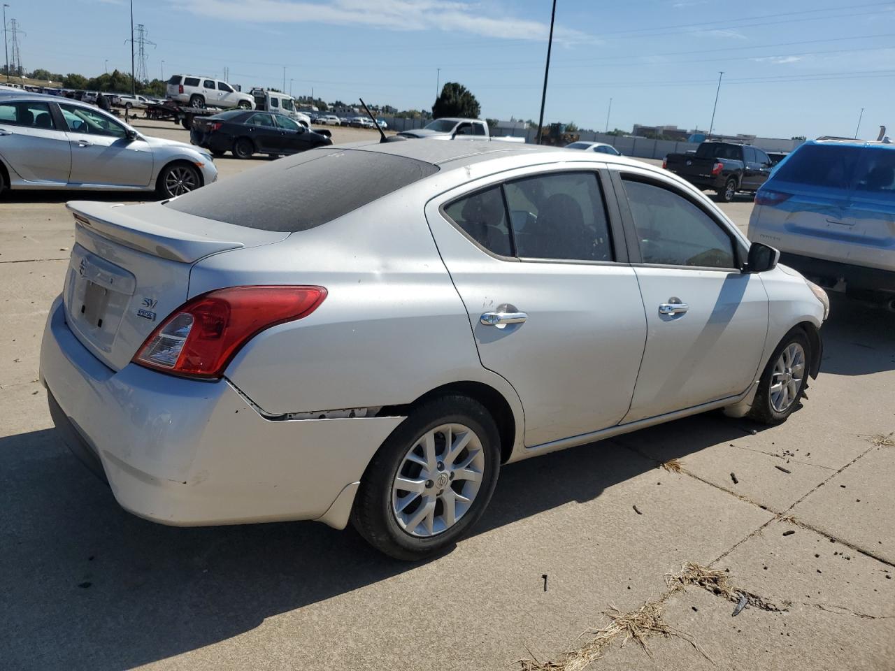 2019 Nissan Versa VIN 3N1CN7AP3KL828894 Copart auction photo, front end / rear end damage thumbnail 3