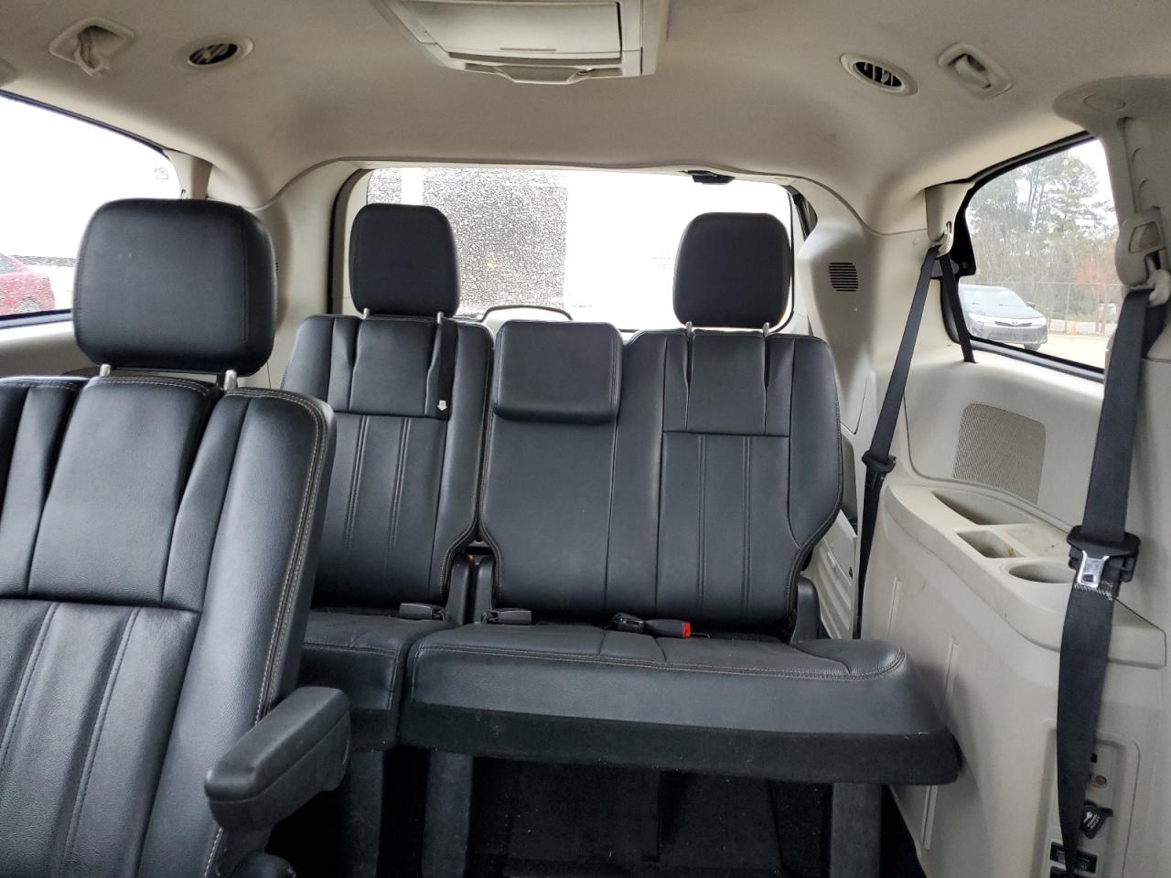 2016 Chrysler Town & Country VIN 2C4RC1BGXGR157257 Copart auction photo, side damage thumbnail 10