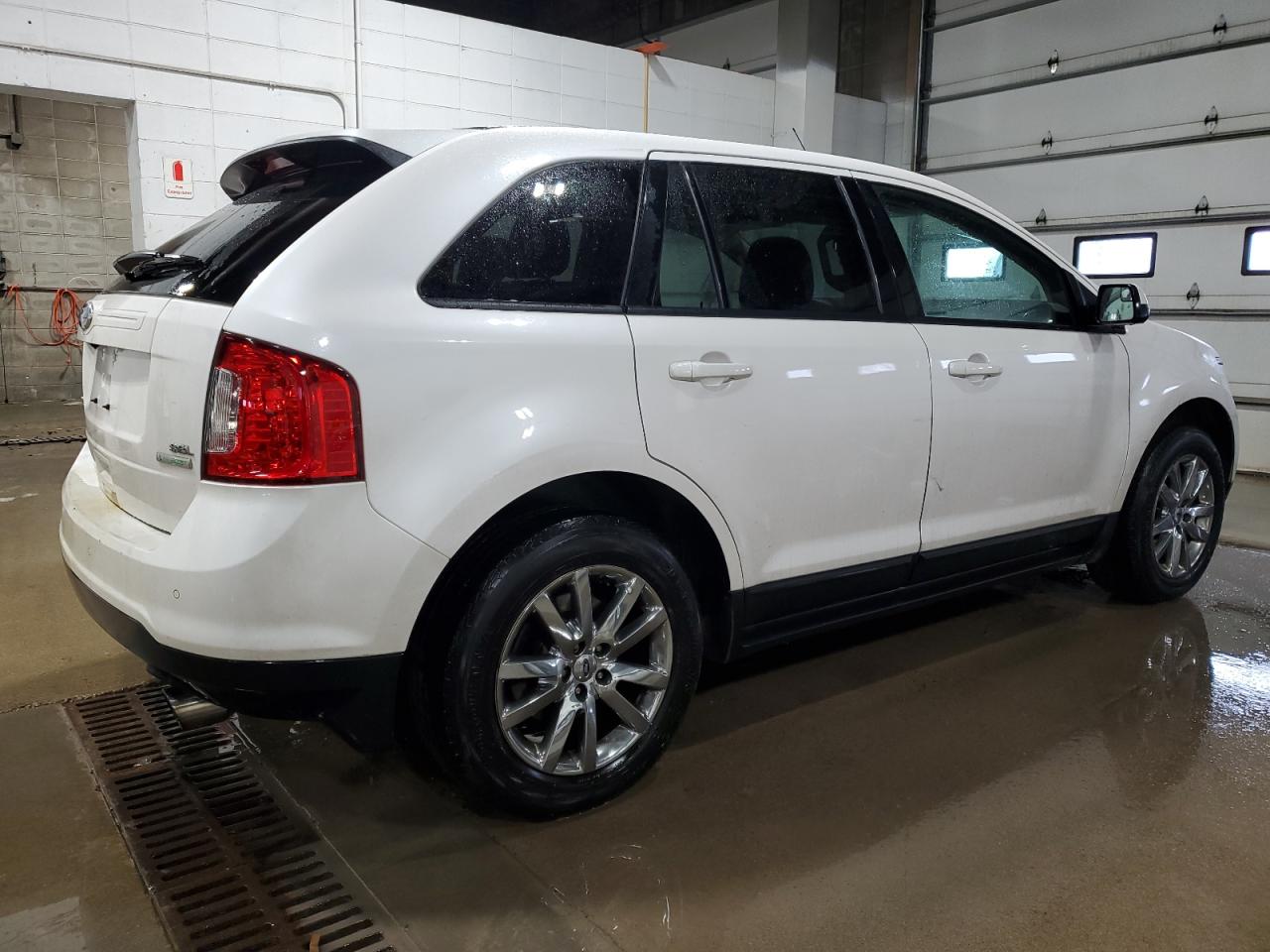 2012 Ford Edge VIN 2FMDK3J95CBA92263 Copart auction photo, minor dent/scratches damage thumbnail 3