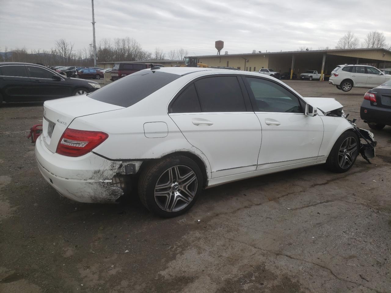 2014 Mercedes-Benz C-klasse VIN WDDGF8AB2EG251523 Copart auction photo, front end / minor dent/scratches damage thumbnail 3