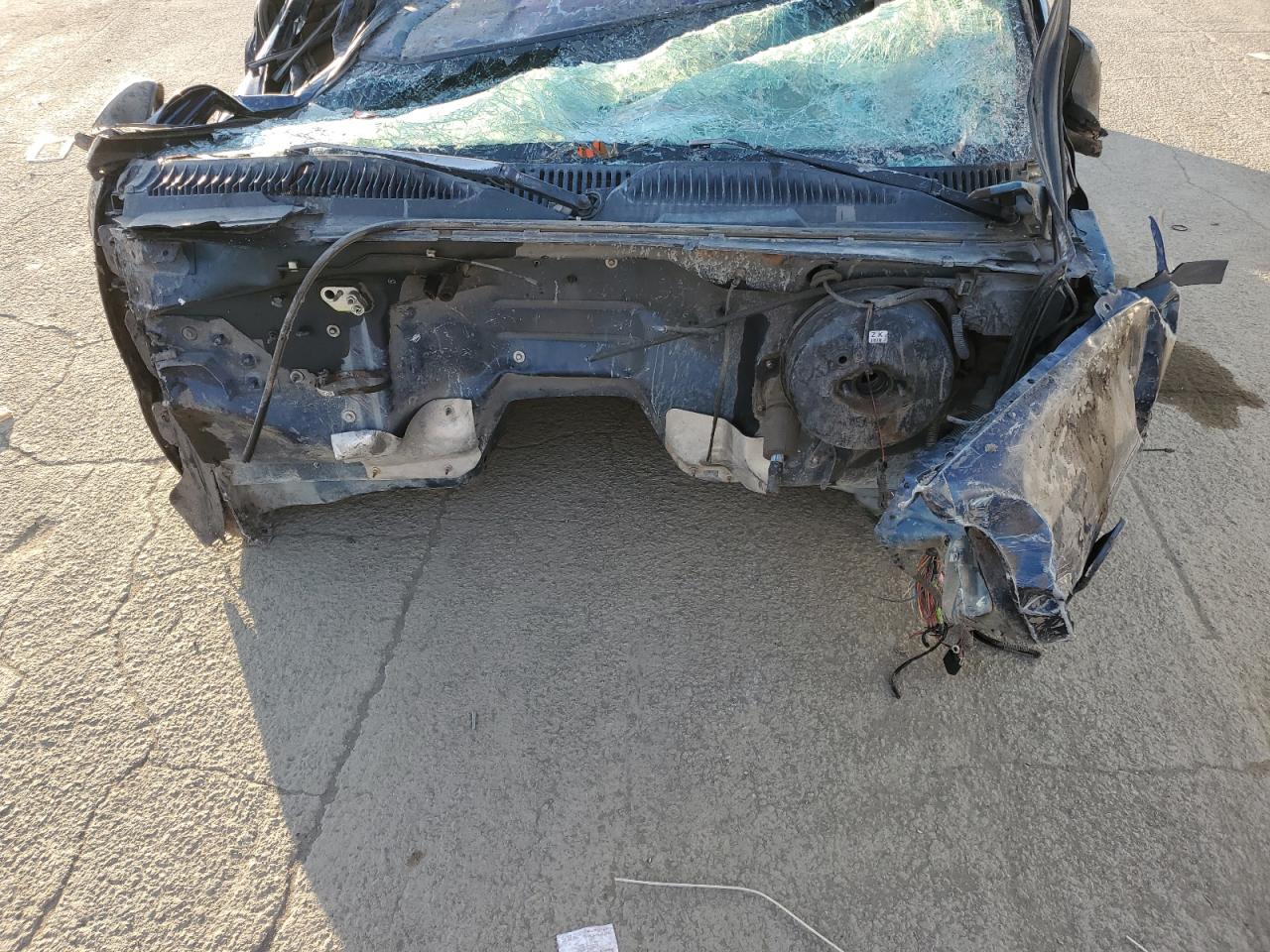 2000 GMC Sierra VIN 1GTEK19T3YE228771 Copart auction photo, vandalism / stripped damage thumbnail 11