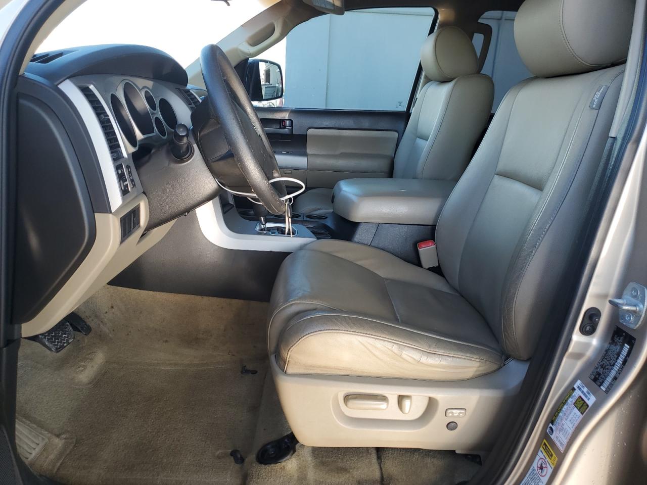 2008 Toyota Sequoia VIN 5TDZY64A28S001388 Copart auction photo, front end / minor dent/scratches damage thumbnail 7