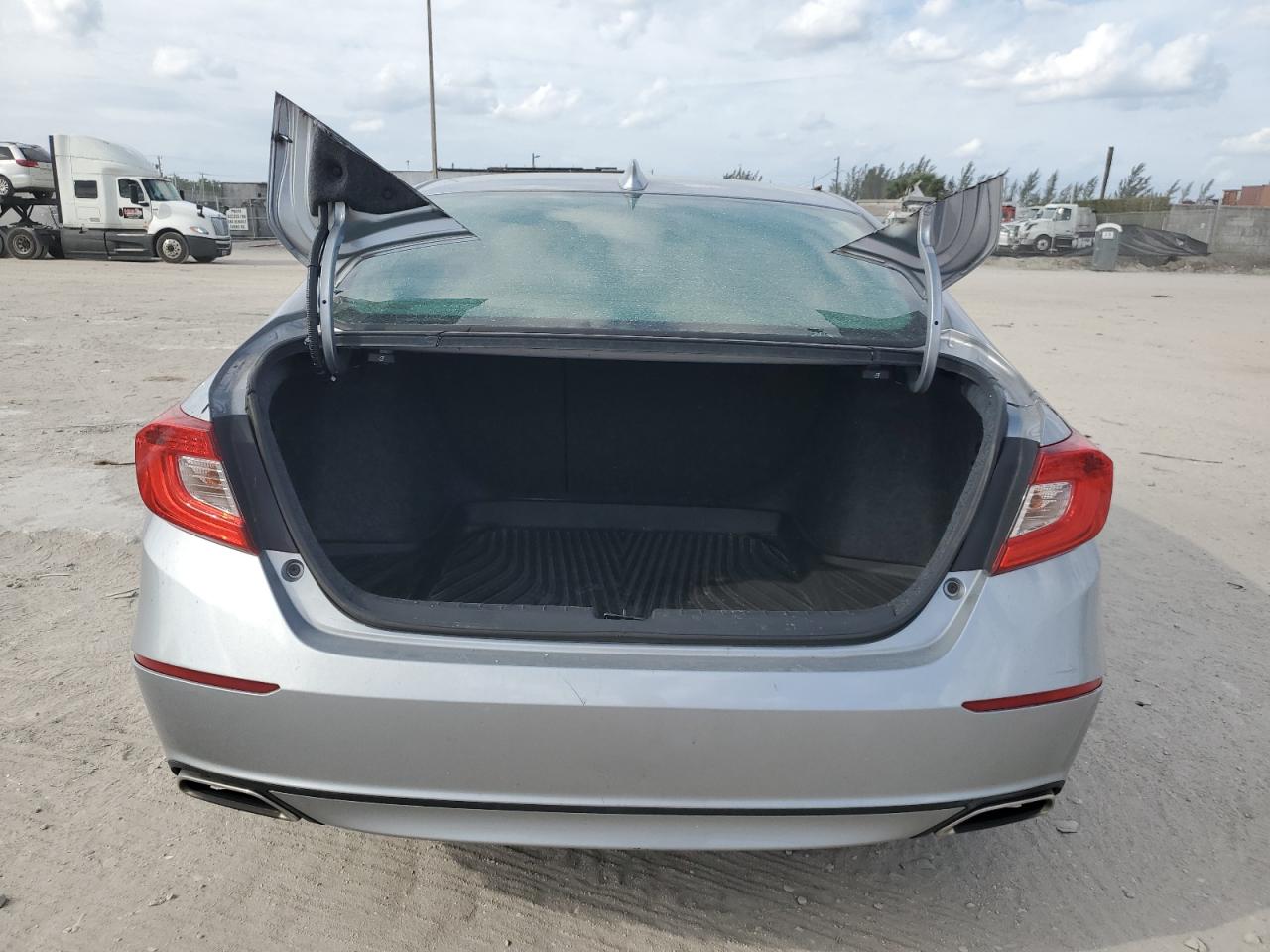 2018 Honda Accord VIN 1HGCV2F52JA037397 Copart auction photo, burn - engine / all over damage thumbnail 6