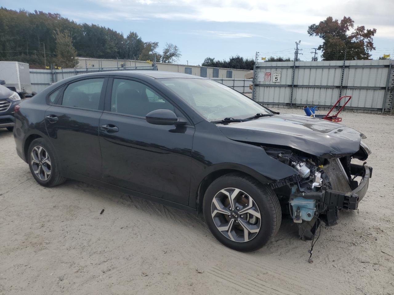 2019 KIA Forte VIN 3KPF24AD8KE085872 Copart auction photo, front end / minor dent/scratches damage thumbnail 4