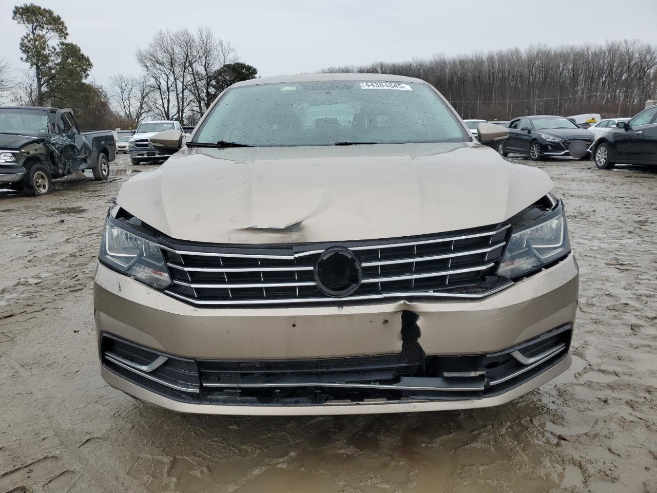 2016 Volkswagen Passat VIN 1VWAS7A33GC027733 Copart auction photo, front end / minor dent/scratches damage thumbnail 5