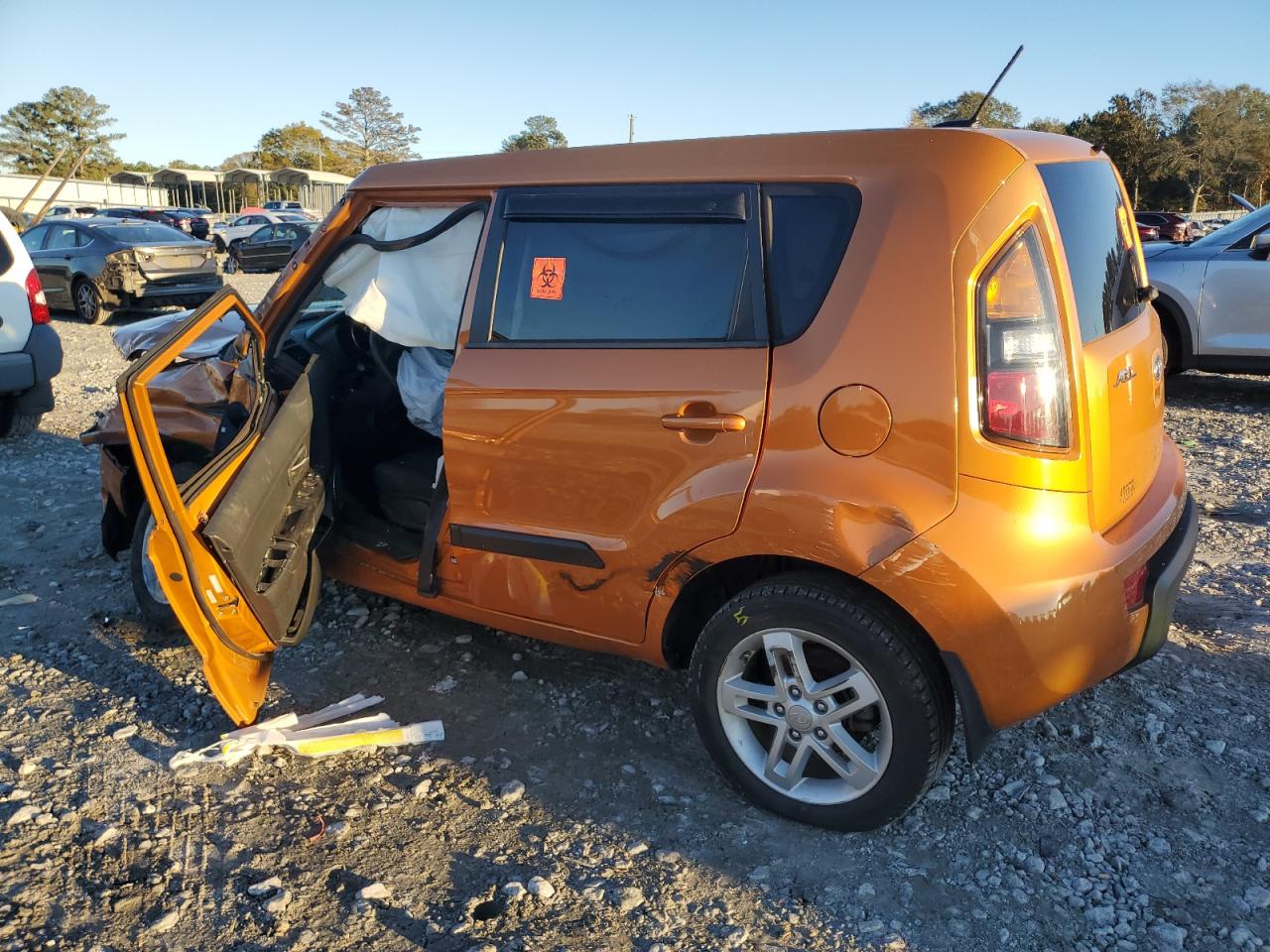 2011 KIA Soul VIN KNDJT2A26B7204982 Copart auction photo, all over damage thumbnail 2