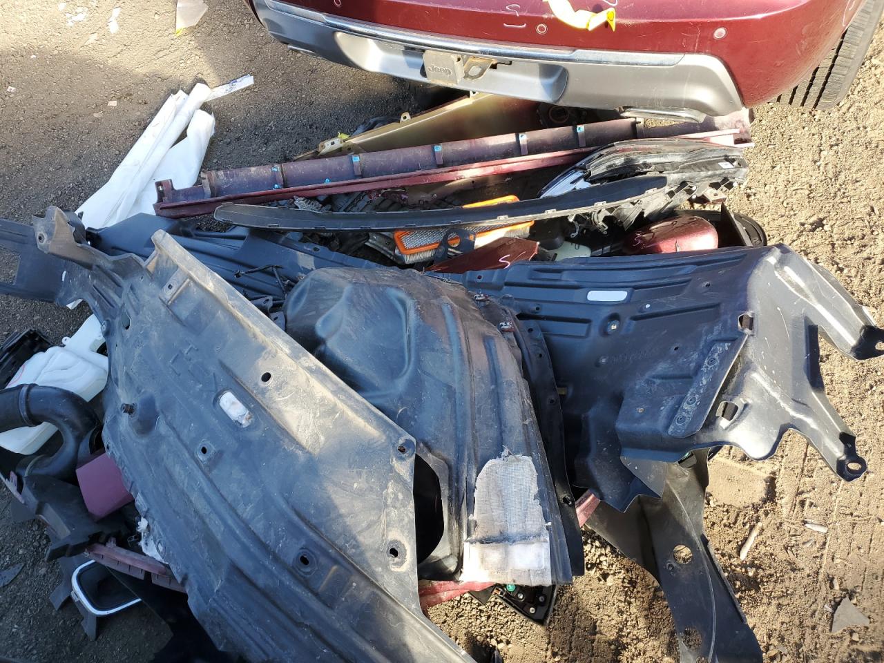 2019 Jeep Cherokee VIN 1C4PJMJN5KD211557 Copart auction photo, front end / all over damage thumbnail 13