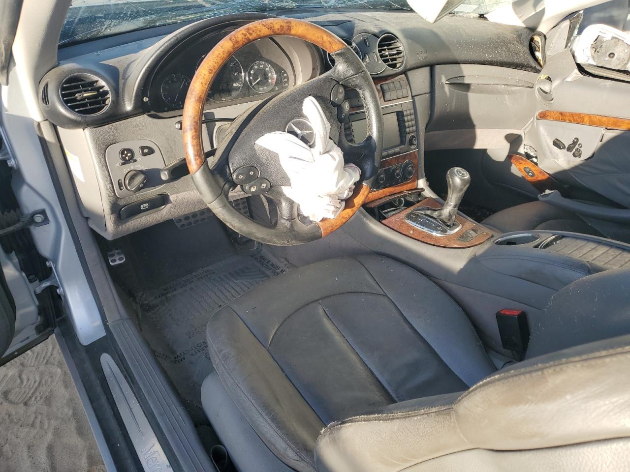 2006 Mercedes-Benz CLK-klasse VIN WDBTK56H46F185031 Copart auction photo, front end / side damage thumbnail 8