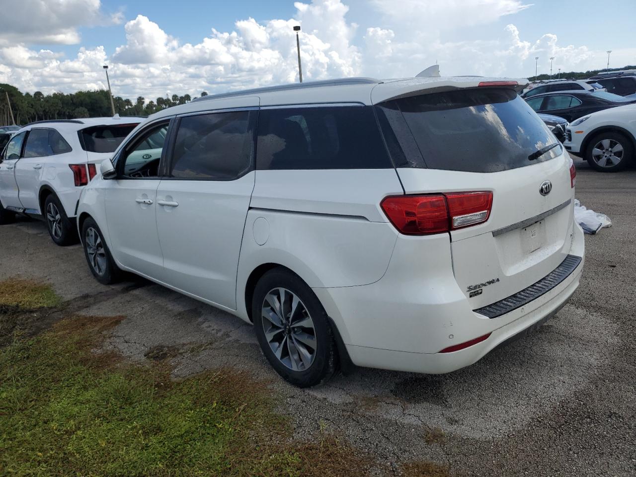 2015 KIA Sedona VIN KNDMC5C16F6065418 Copart auction photo, water/flood damage thumbnail 2