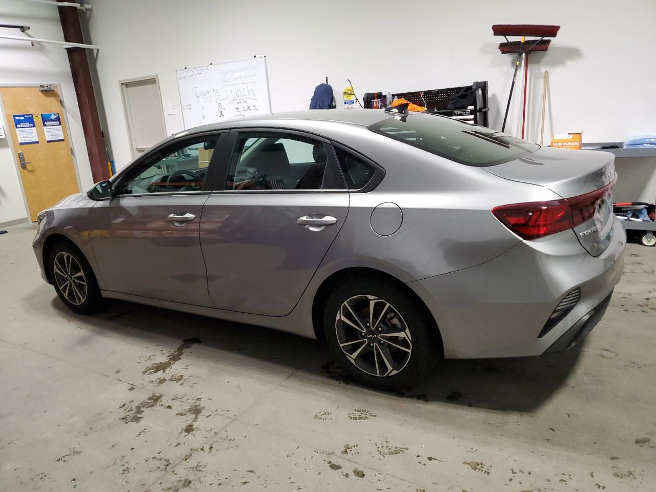 2024 KIA Forte VIN 3KPF24AD8RE787572 Copart auction photo, side / front end damage thumbnail 2