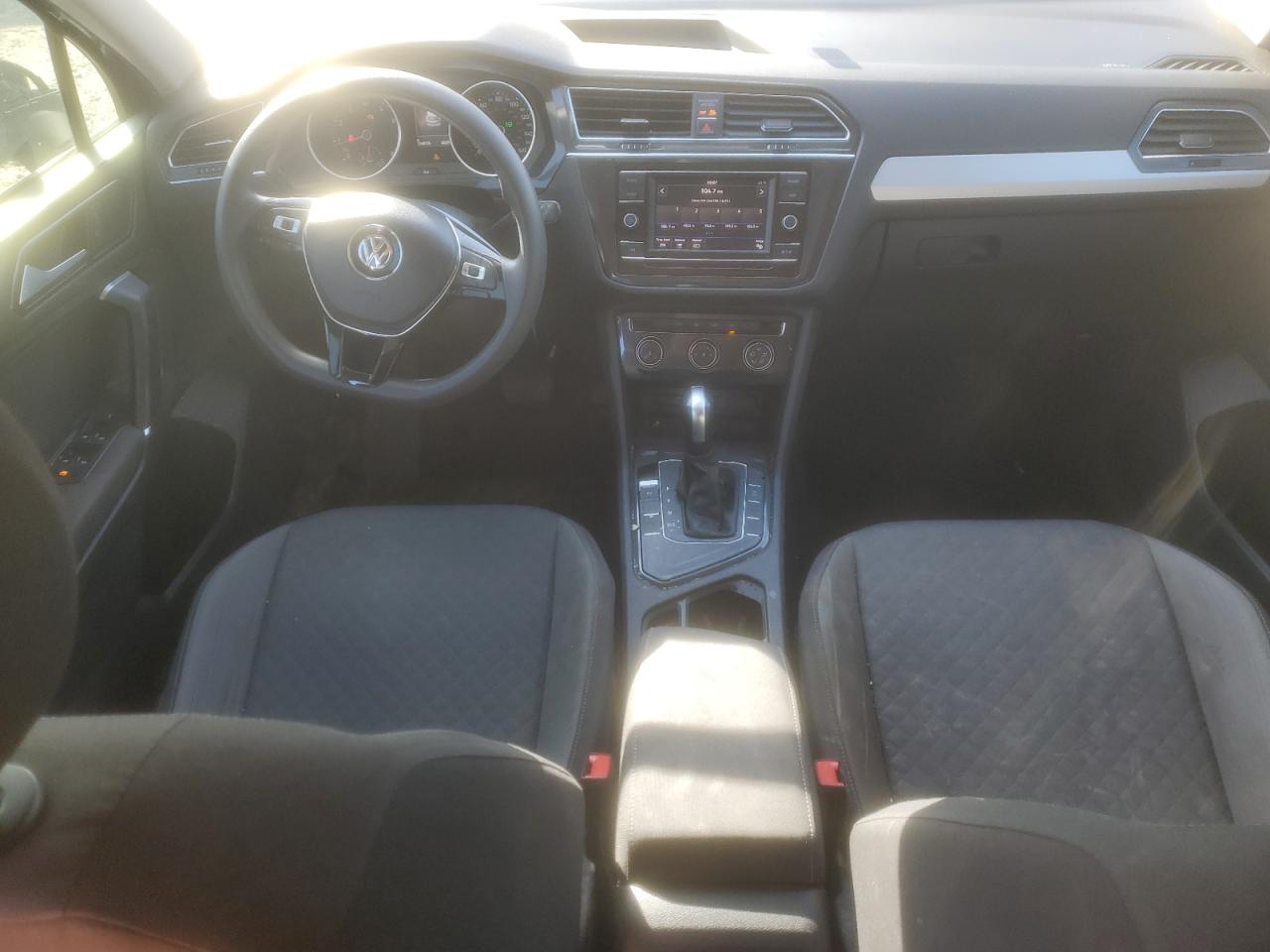 2018 Volkswagen Tiguan VIN 3VV1B7AX3JM009567 Copart auction photo, front end / side damage thumbnail 8