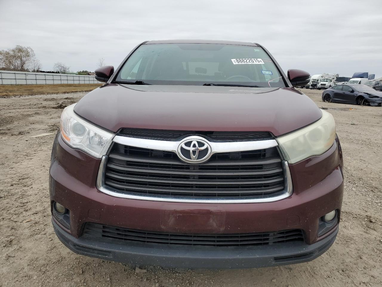 2015 Toyota Highlander VIN 5TDZKRFH2FS079146 Copart auction photo, side / minor dent/scratches damage thumbnail 5