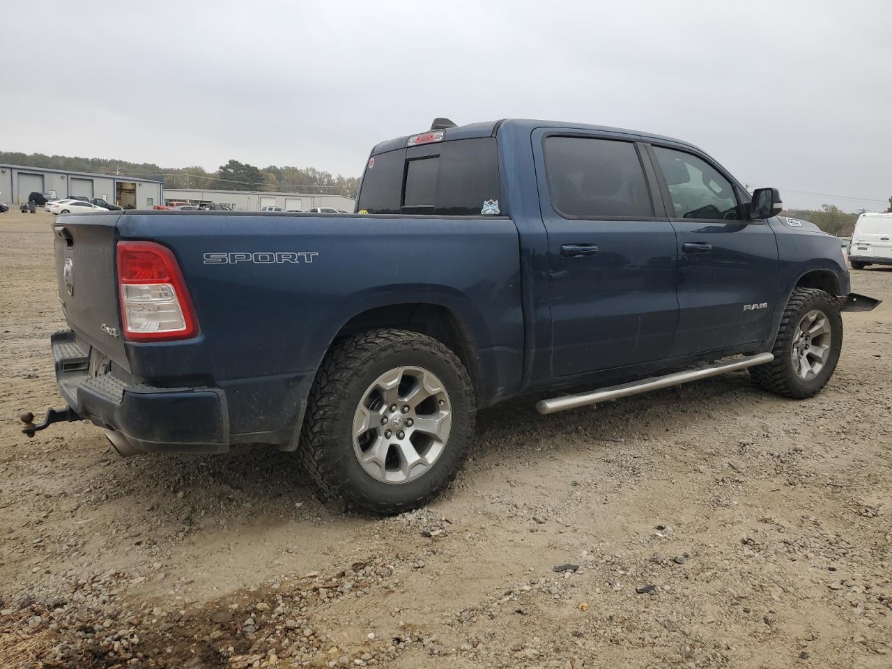 2020 RAM 1500 VIN 1C6SRFFT7LN110366 Copart auction photo, front end / minor dent/scratches damage thumbnail 3