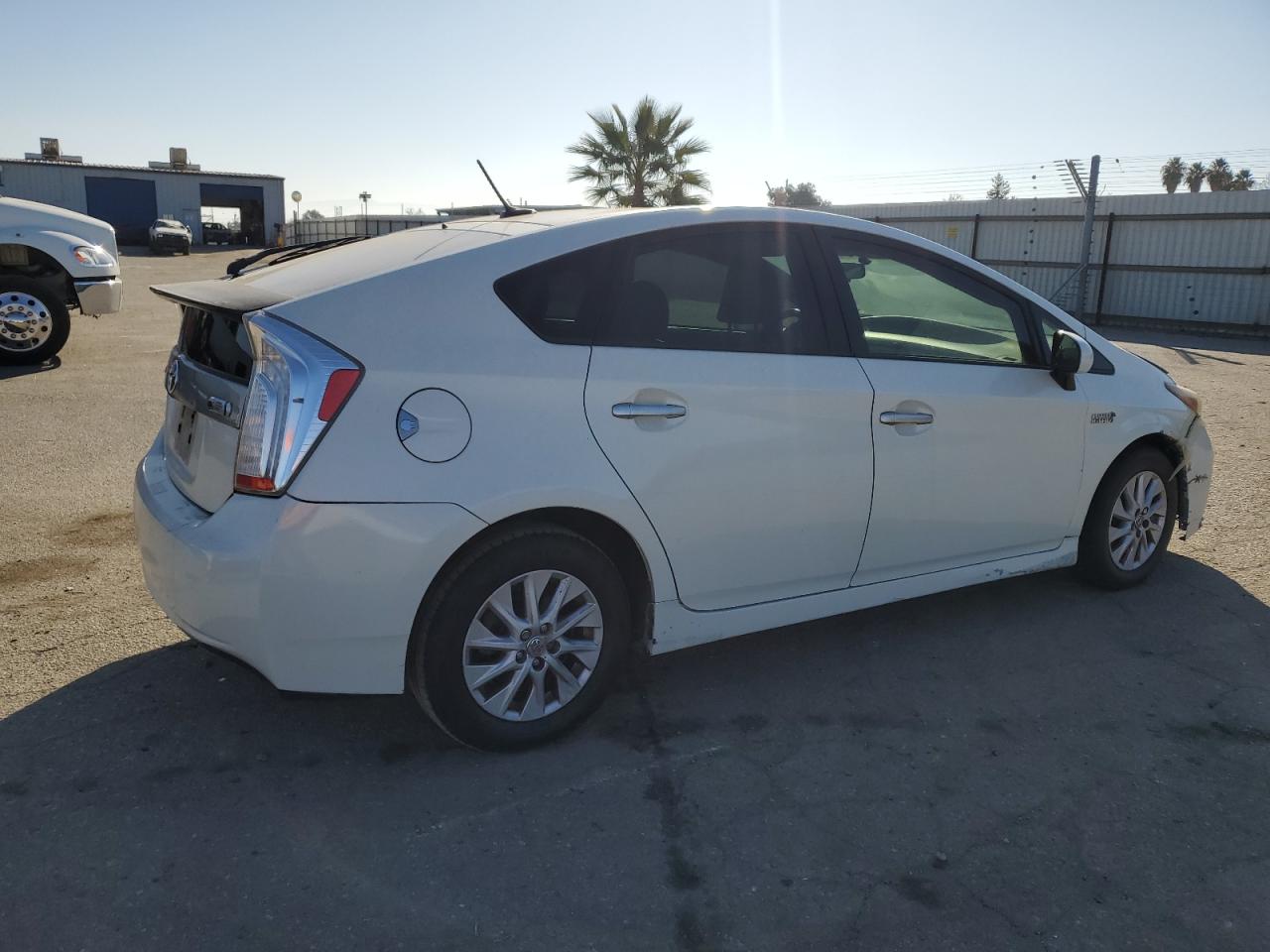 2014 Toyota Prius VIN JTDKN3DPXE3052891 Copart auction photo, front end damage thumbnail 3
