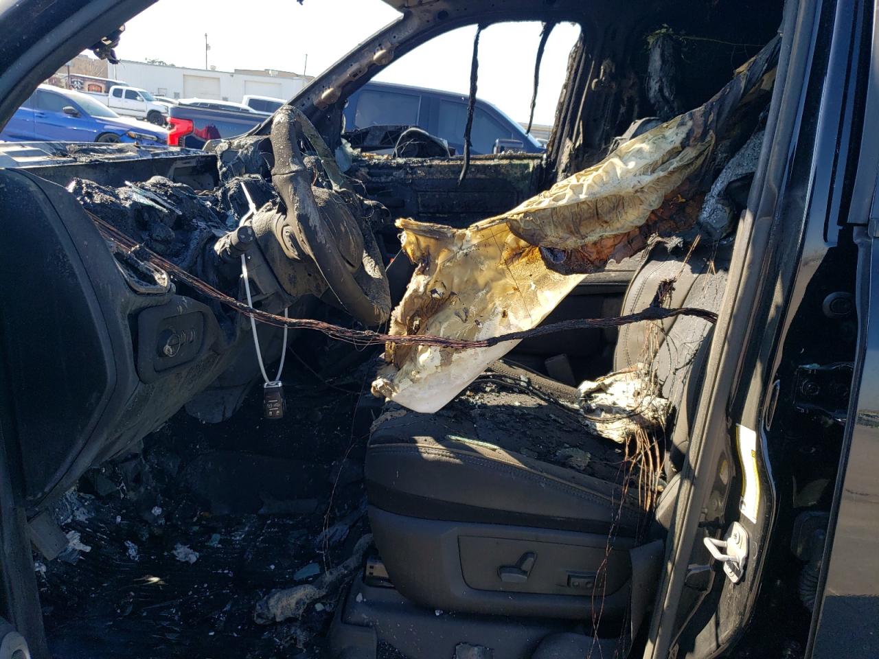 2019 RAM 2500 VIN 3C6UR5FL2KG691172 Copart auction photo, burn damage thumbnail 7