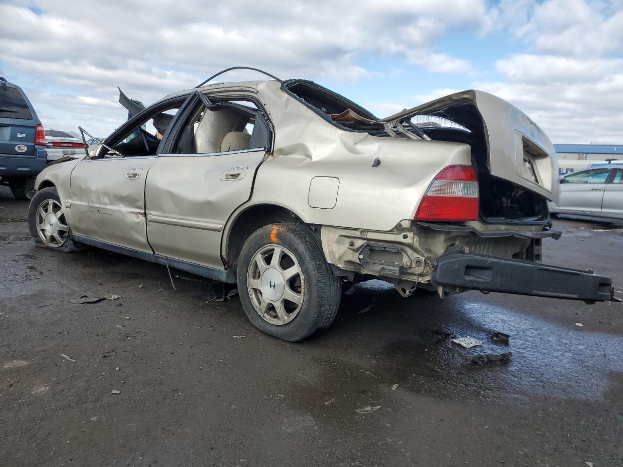 1994 Honda Accord VIN JHMCD5657RC060644 Copart auction photo, rollover damage thumbnail 2