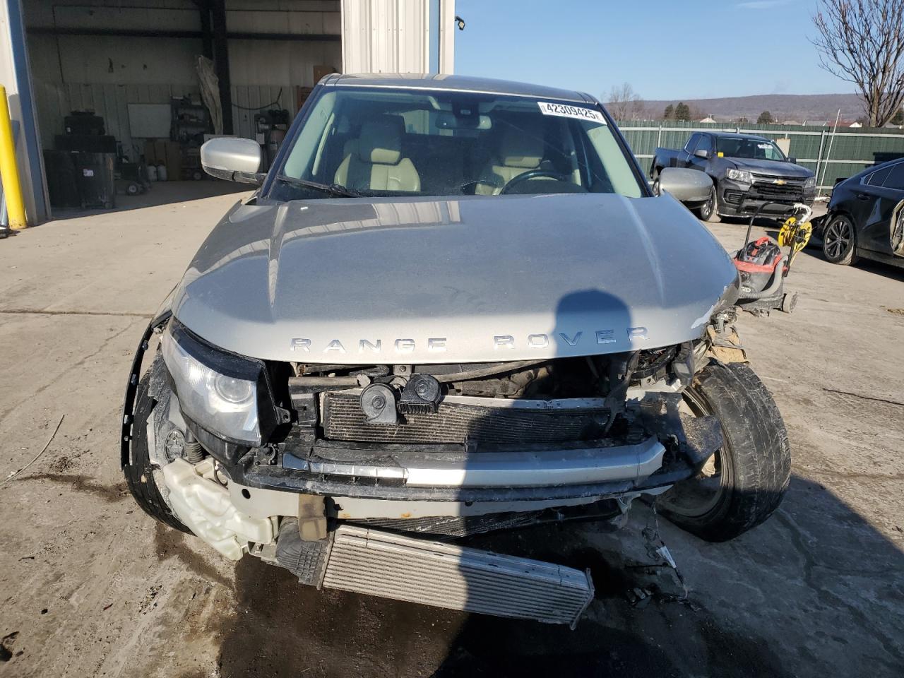 2013 Land Rover Range Rover VIN SALVP2BG8DH753637 Copart auction photo, front end / side damage thumbnail 5