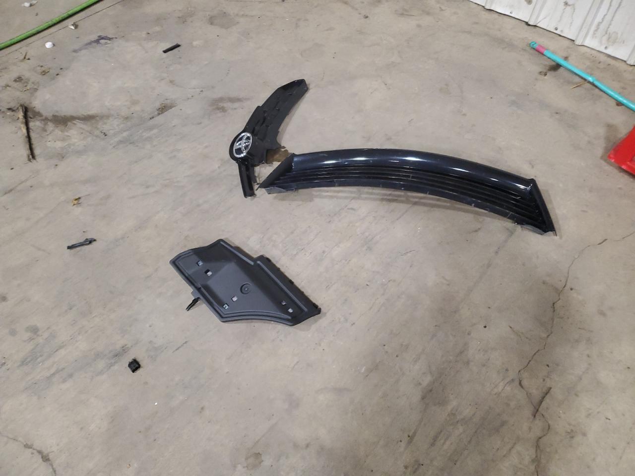 2015 Toyota Corolla VIN 2T1BURHE0FC463658 Copart auction photo, front end damage thumbnail 12
