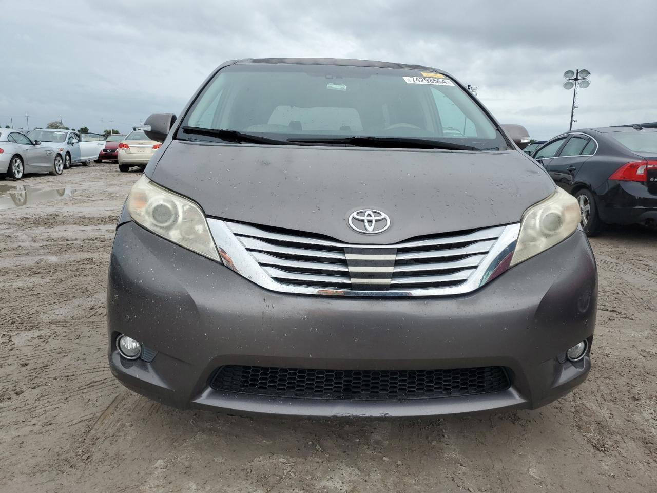 2013 Toyota Sienna VIN 5TDYK3DC7DS320776 Copart auction photo, water/flood damage thumbnail 5