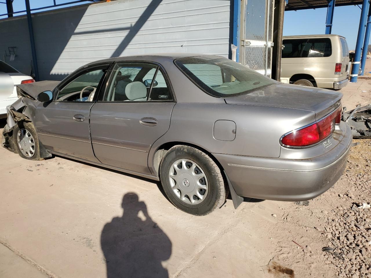 1998 Buick Century VIN 2G4WS52M1W1523375 Copart auction photo, front end / side damage thumbnail 2