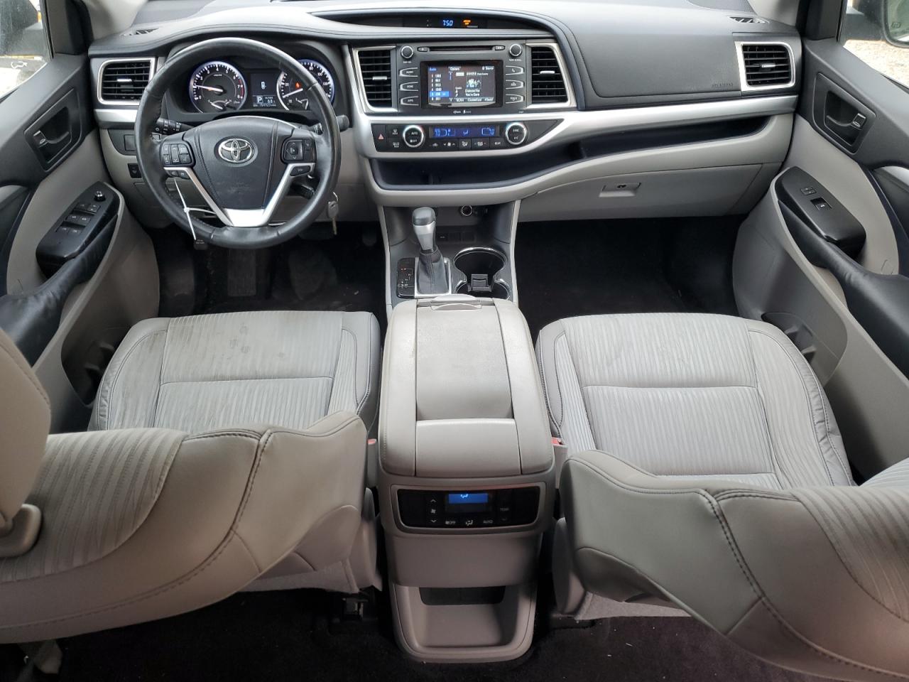2015 Toyota Highlander VIN 5TDZKRFH0FS040698 Copart auction photo, front end / minor dent/scratches damage thumbnail 8