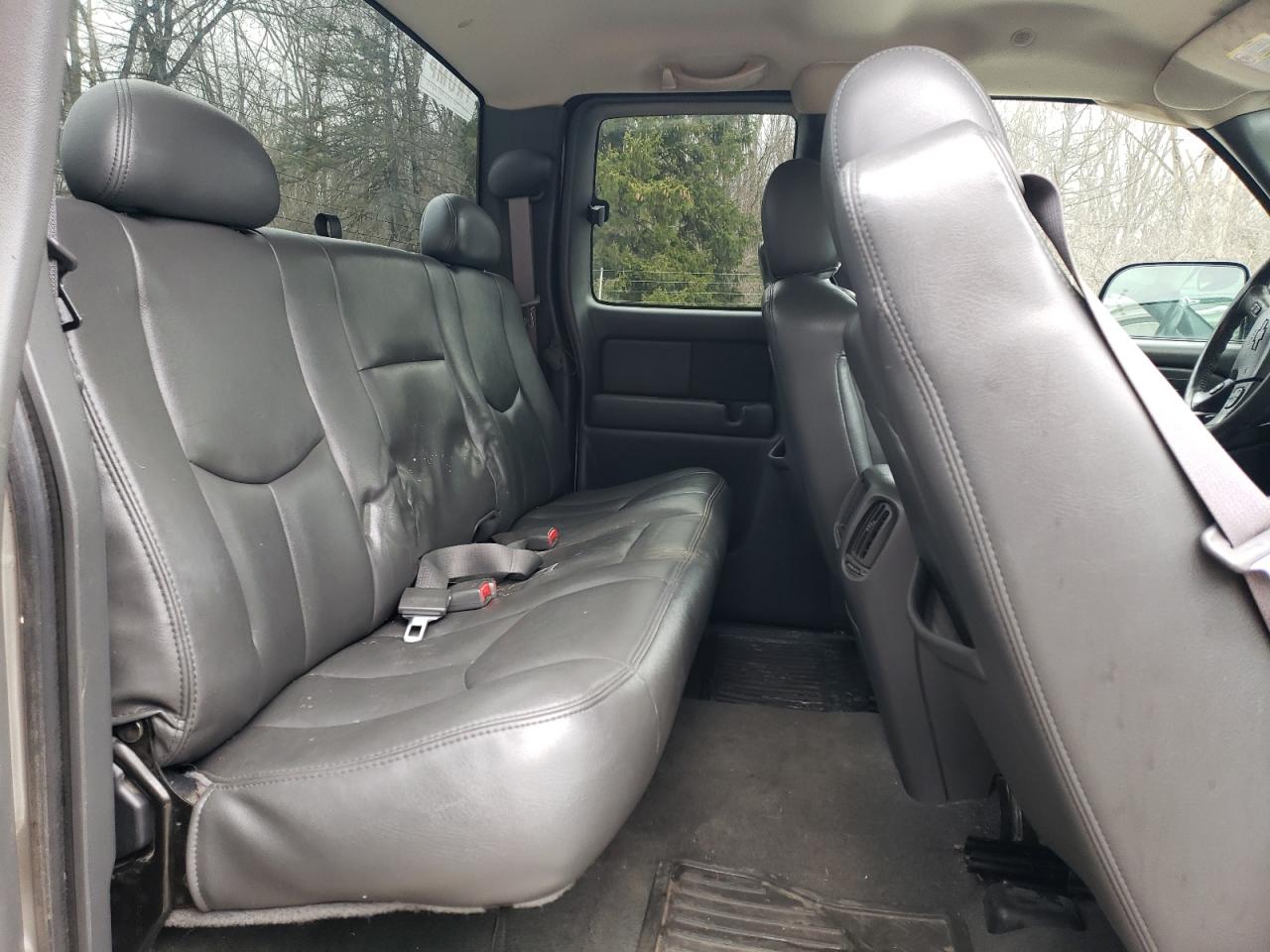 2004 Chevrolet Silverado VIN 1GCHK29294E366335 Copart auction photo, front end damage thumbnail 10