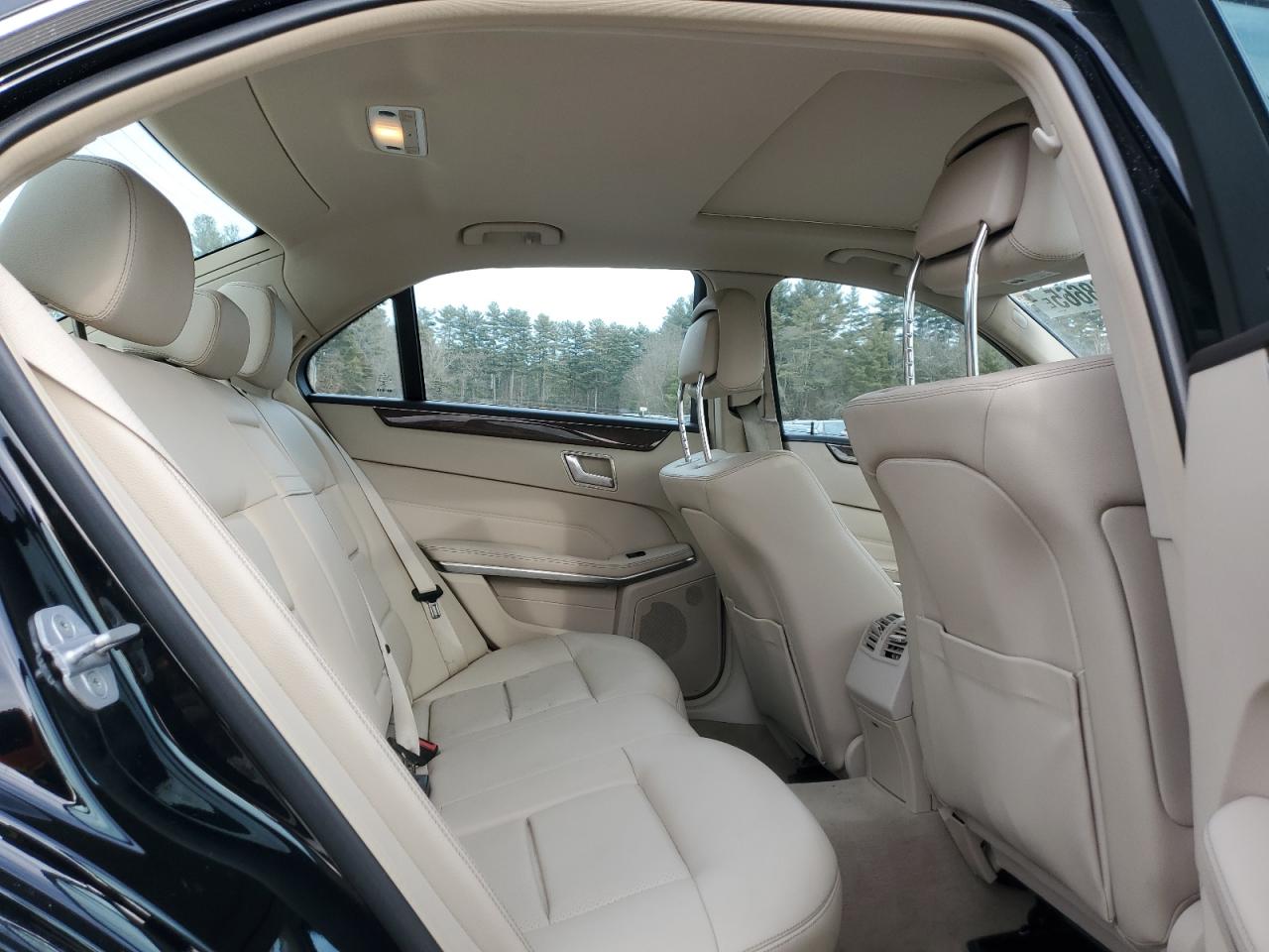 2014 Mercedes-Benz E-klasse VIN WDDHF8JB7EB061492 Copart auction photo, rear end / minor dent/scratches damage thumbnail 10