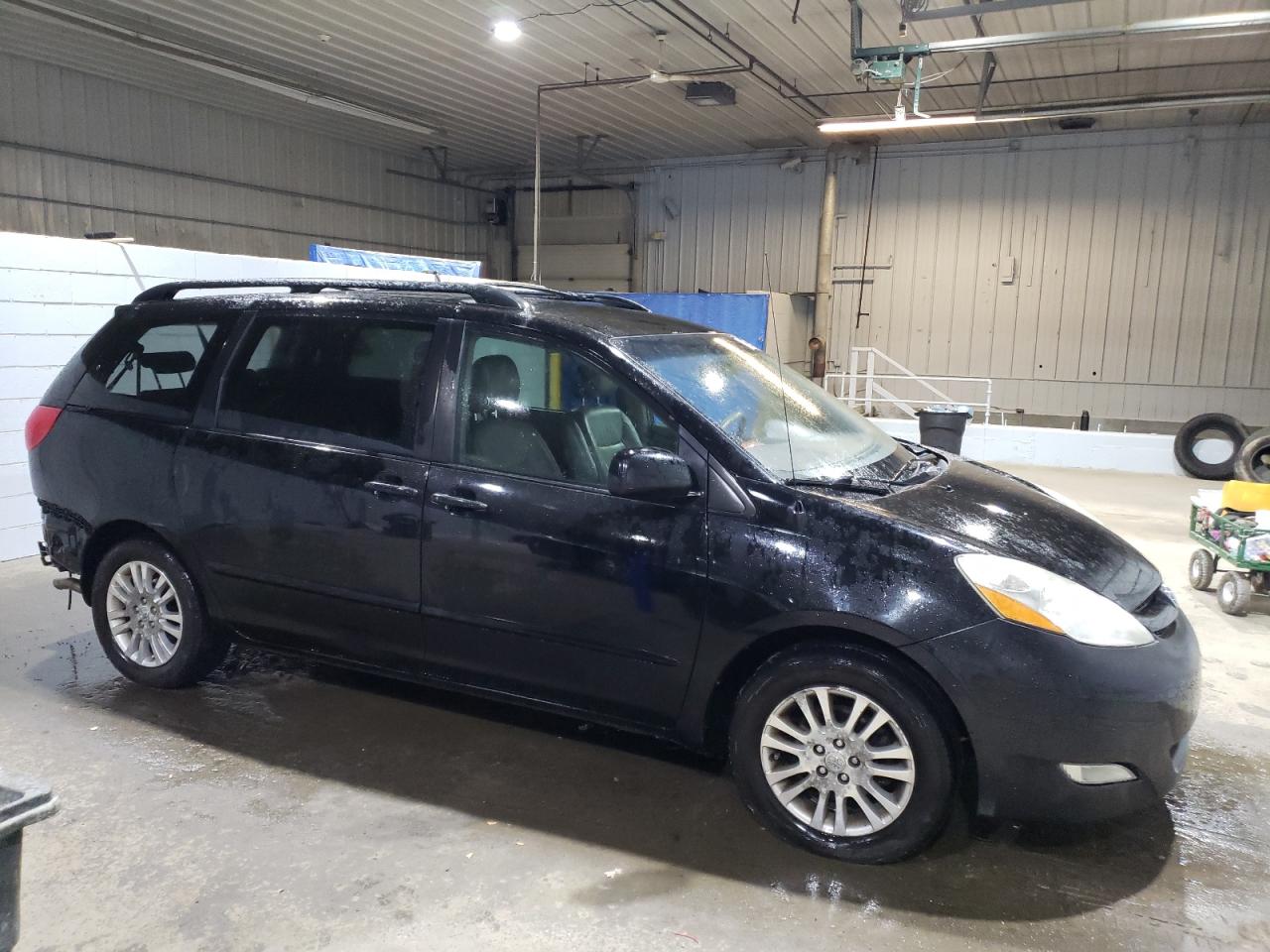 2010 Toyota Sienna VIN 5TDYK4CC1AS302082 Copart auction photo, rear end / minor dent/scratches damage thumbnail 4