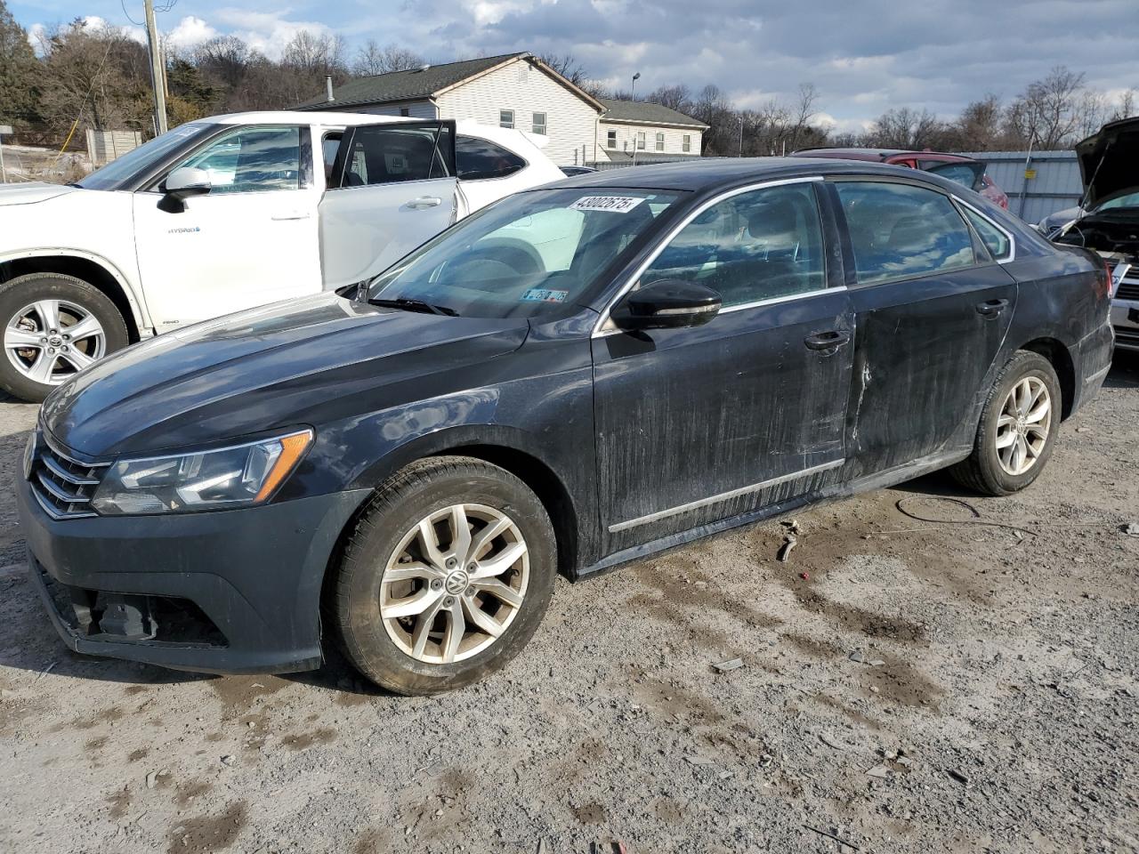 2017 Volkswagen Passat VIN 1VWAT7A35HC007319