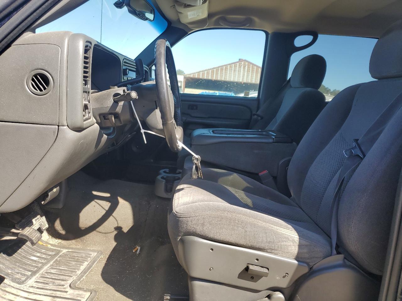 2005 Chevrolet Silverado VIN 2GCEC13TX51401768 Copart auction photo, side / minor dent/scratches damage thumbnail 7
