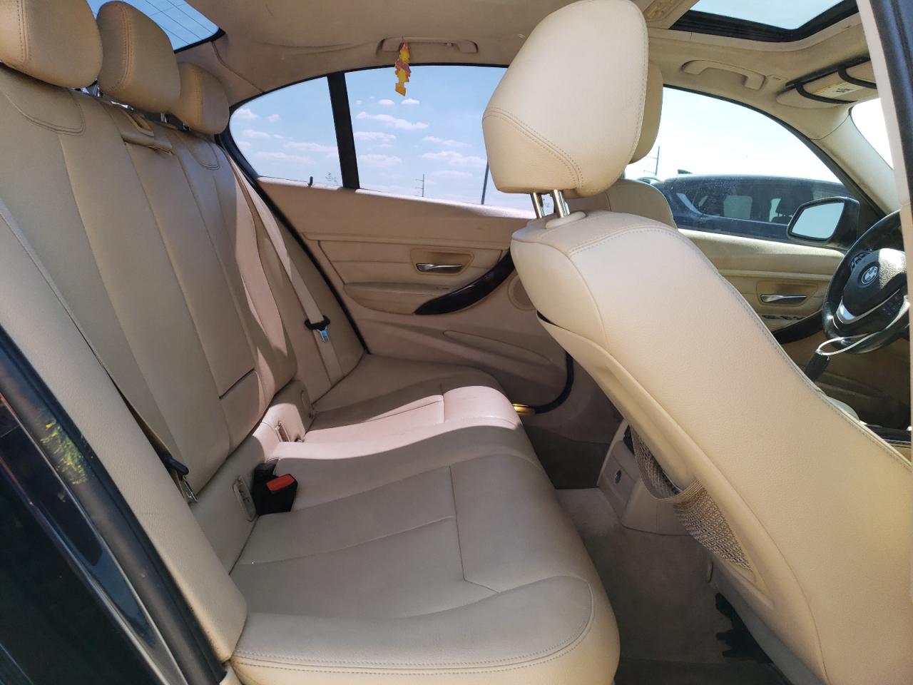 2014 BMW 3er VIN WBA3A5G5XENP28246 Copart auction photo, front end damage thumbnail 10
