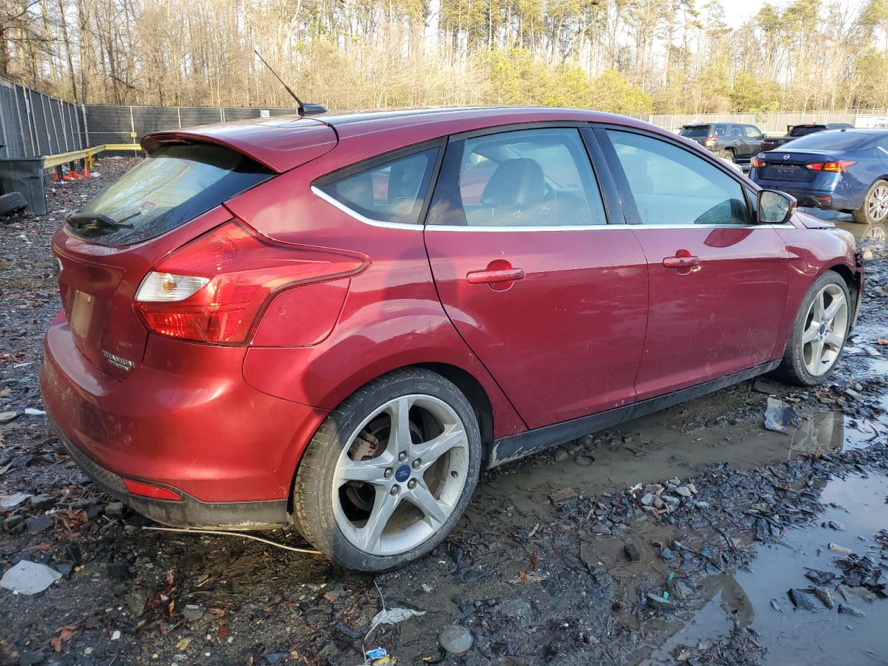 2013 Ford Focus VIN 1FADP3N2XDL260280 Copart auction photo, front end damage thumbnail 3