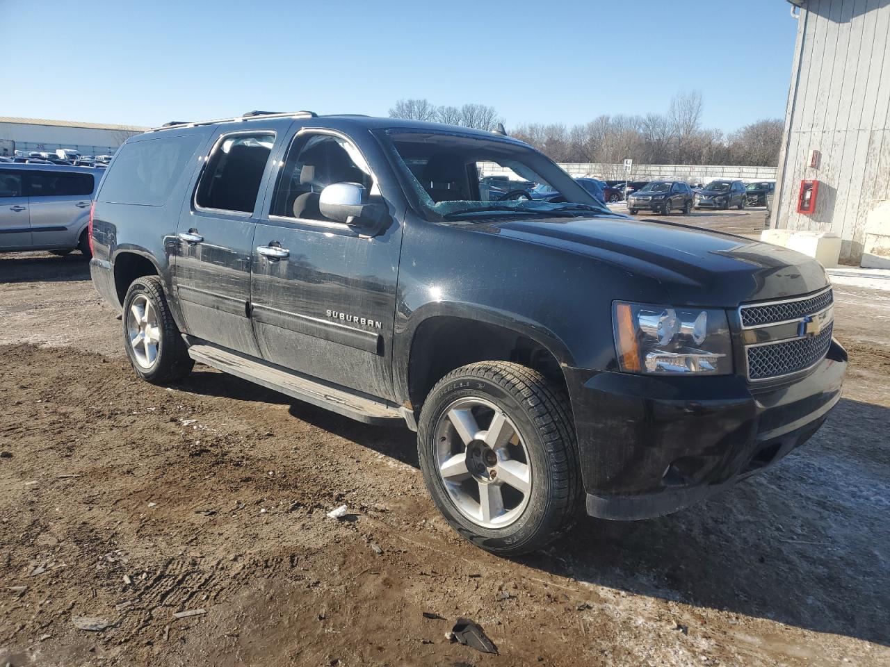 2013 Chevrolet Suburban VIN 1GNSKHE78DR274966 Copart auction photo, side / minor dent/scratches damage thumbnail 4