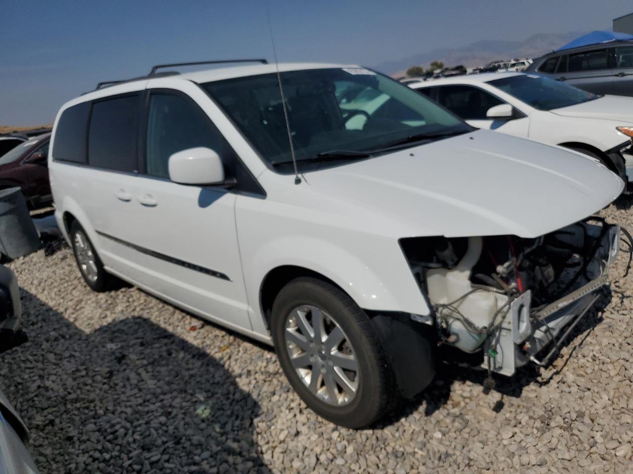 2014 Chrysler Town & Country VIN 2C4RC1BG0ER123891 Copart auction photo, front end damage thumbnail 4