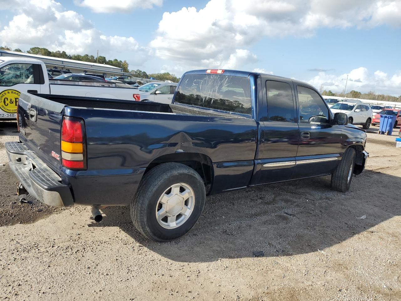 2006 GMC Sierra VIN 1GTEC19T16Z100399 Copart auction photo, front end damage thumbnail 3